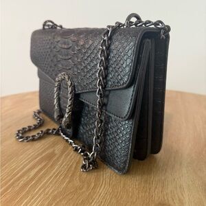 Elegant Black Chain Shoulder Bag